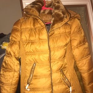 Mustard hooded puffer jacket